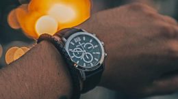 ¿Cómo combinar el reloj con pulsera?