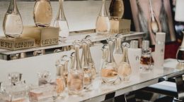 ¿Dónde se fabrica el perfume de Dior?